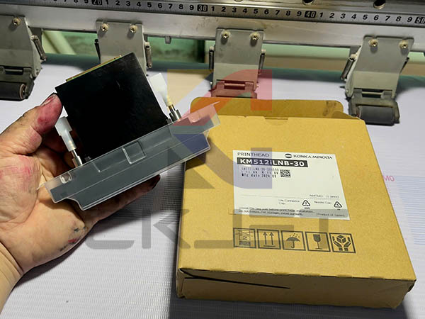 Cao Khoa đã lắp xong đầu phun 2 Konica 512i cho Khách ở Hóc Môn siêu chất