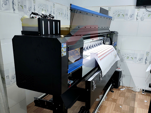Cao Khoa lắp đặt máy in decal CK JET-1700 khổ 1m7 cho Anh Khách ở Thủ Đức 7