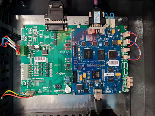 Cao Khoa lắp đặt xong máy in 3m2 đầu Konica512i-4H ở KCN Đức Hòa 657566