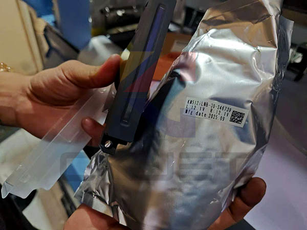 Cao Khoa vừa lắp máy in quảng cáo CK JET 3m2 đầu Konica 512i 6576