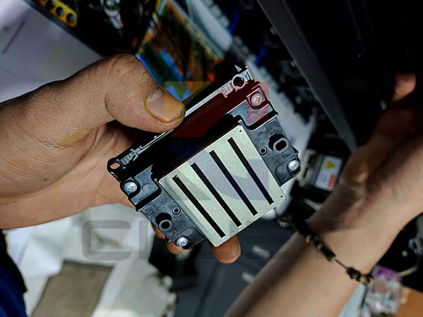 Lắp đặt máy in 1902UV anh Khách tại Bình Chánh siêu chất 5435