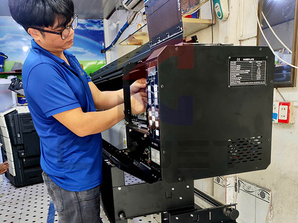 Cao Khoa vừa lắp đặt xong máy in quảng cáo 1m7 cho Khách Anh Phước TPHCM