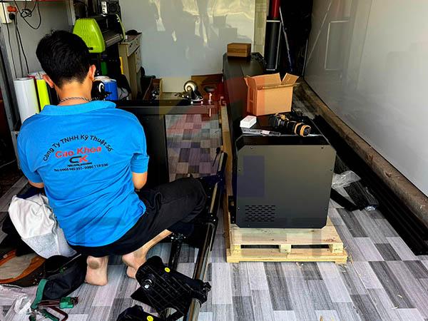 Lắp đặt máy in quảng cáo CK JET – 1901 cho Anh Khách tại Lâm Đồng cực chất