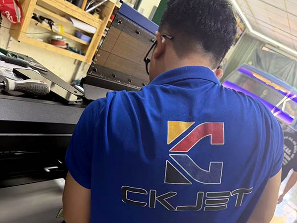 Lắp máy in quảng cáo CK JET 1701 cho Anh Khách ở KRông năng ĐakLak