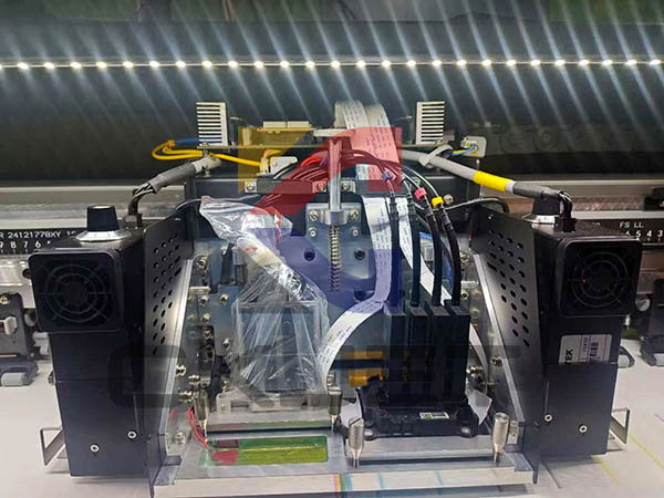 Cao Khoa lắp máy in UV 1902 UI đầu phun I3200 tại Tây Thạnh TPHCM 454