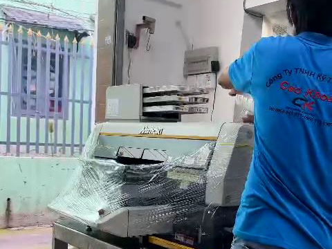 Cao Khoa vừa bàn giao máy in UV MIMAKI ĐA CHỨC NĂNG cho Khách ở Long An
