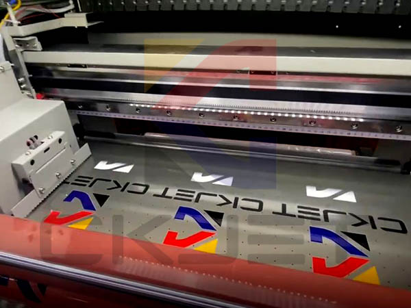 Máy In UV Mimaki 3042FX in ốp lưng điện thoại theo yêu cầu đảm bảo độ bền cao