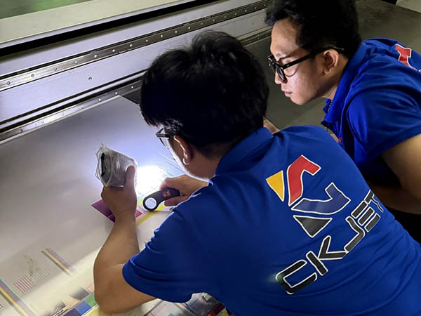 Tư vấn máy in decal chuyển nhiệt dán lên vải cho người mới khởi nghiệp